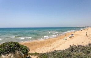 Perto da praia, prática de pesca 