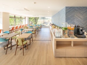 Frokost med lokale retter hver dag (JPY 1200 per person)