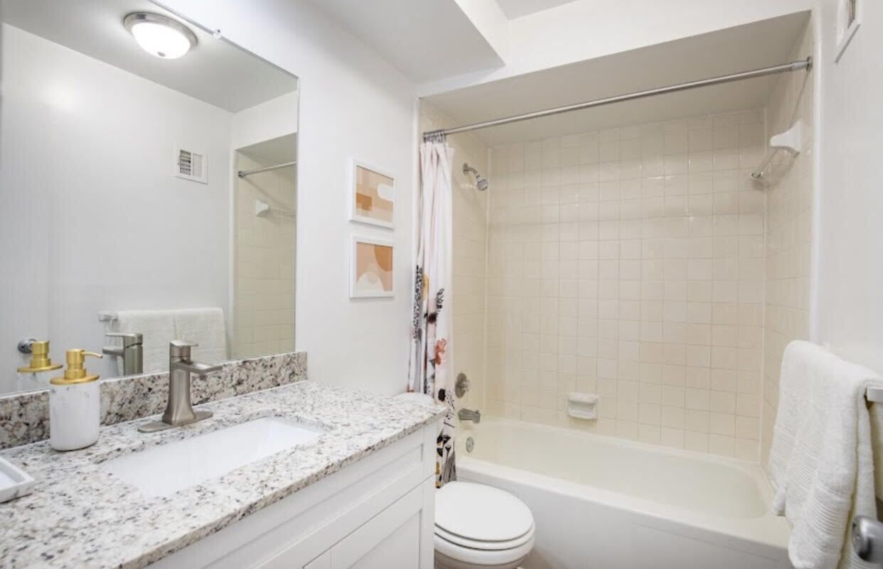 Cozy 420 Friendly Broward Apartment