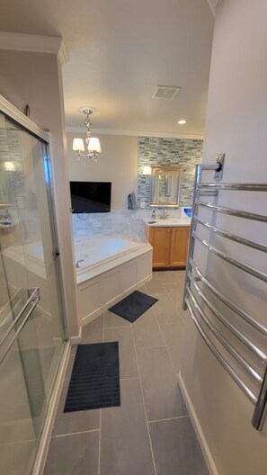 Jetted bath, towels, soap, shampoo