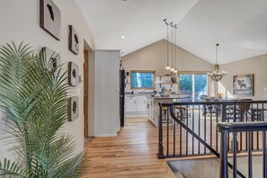 Interior - Cascadia (Cascade)