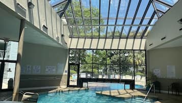 Piscina interna, piscina externa