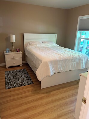 3 bedrooms, iron/ironing board, free WiFi, bed sheets