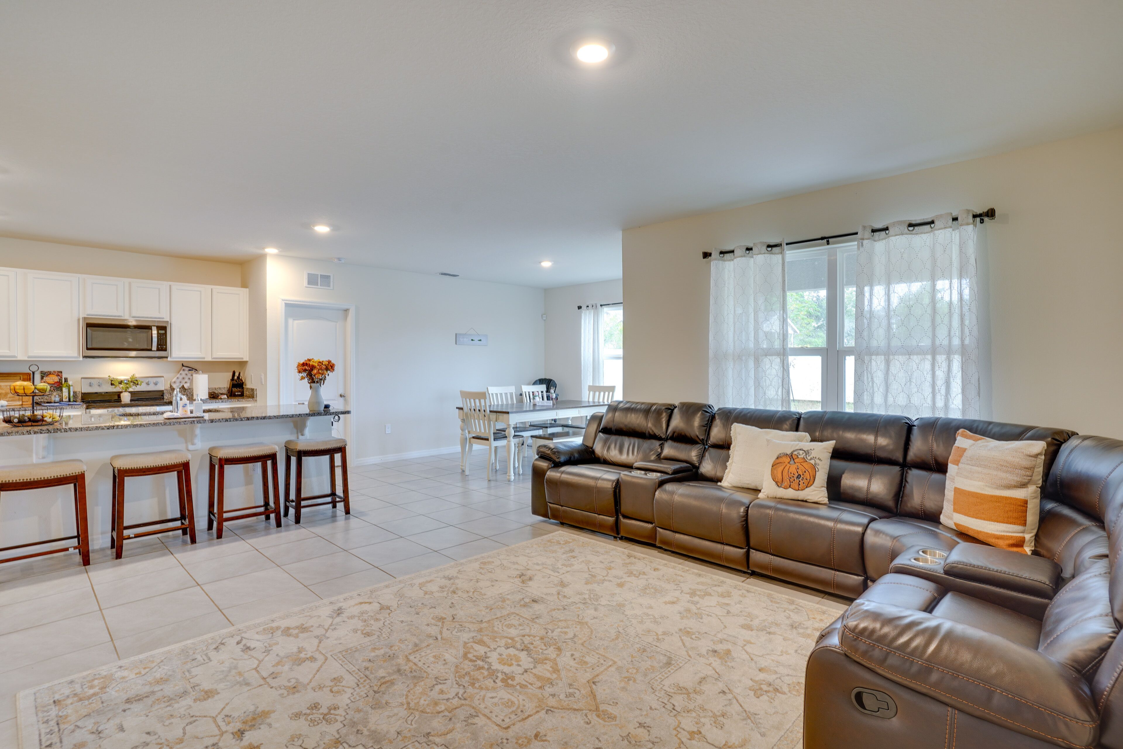 Family-Friendly Eagle Lake Home, 7 Mi to Legoland!