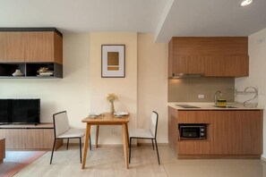 Lacasita Huahin Near beach Room 652 | Eget pentry | Mikrovågsugn och grytor/köksredskap