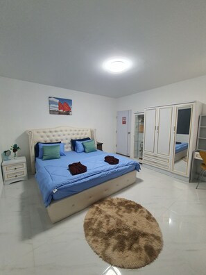 3 bedrooms, WiFi, bed sheets