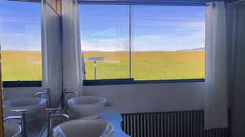 Superior Suite | Bathroom | Towels, toilet paper