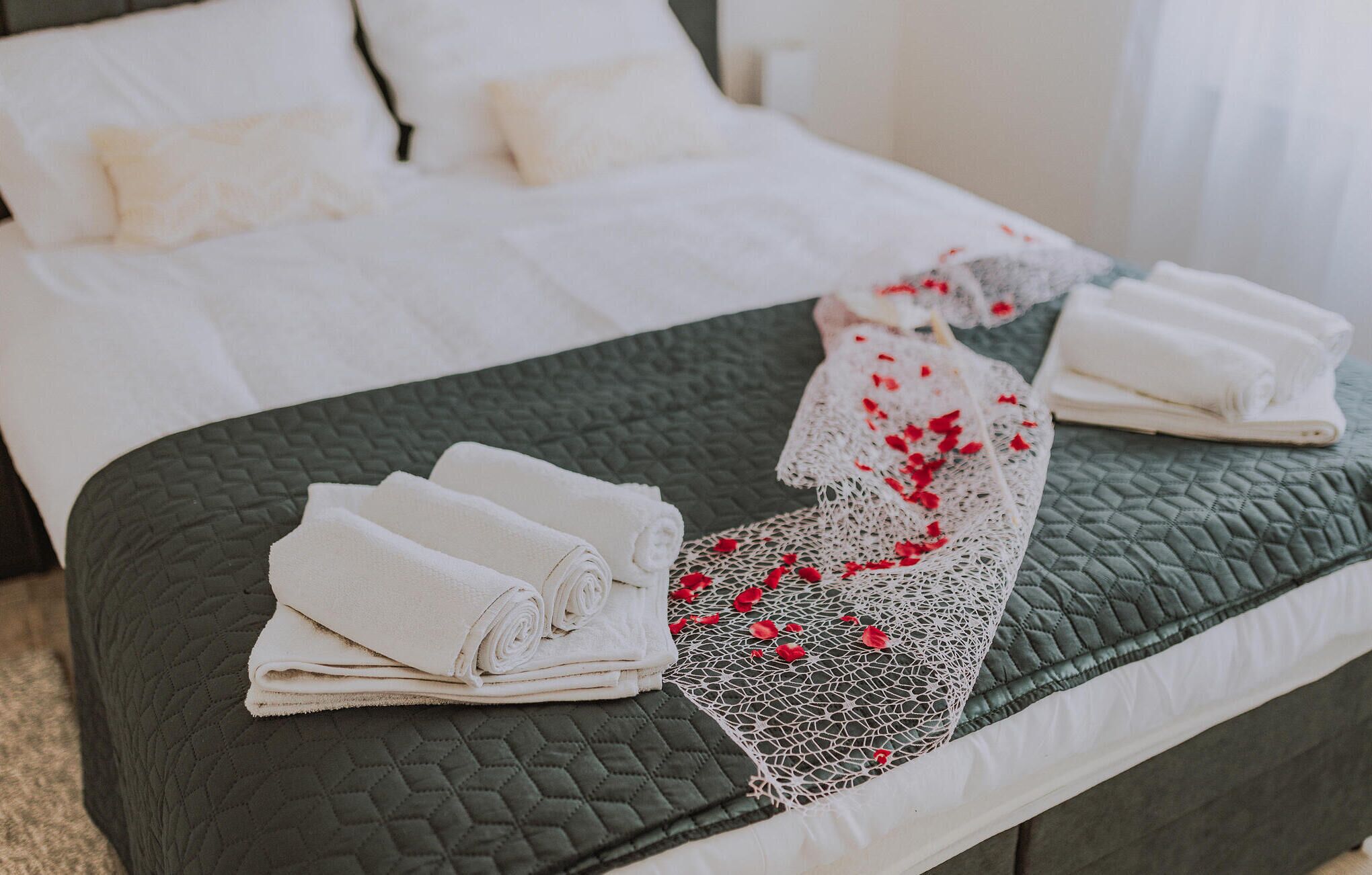 4 soverom, safe på rommet, strykejern/-brett og reiseseng for barn