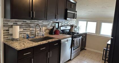 Updated Lakewood hideaway with big screen TV. Family friendly.