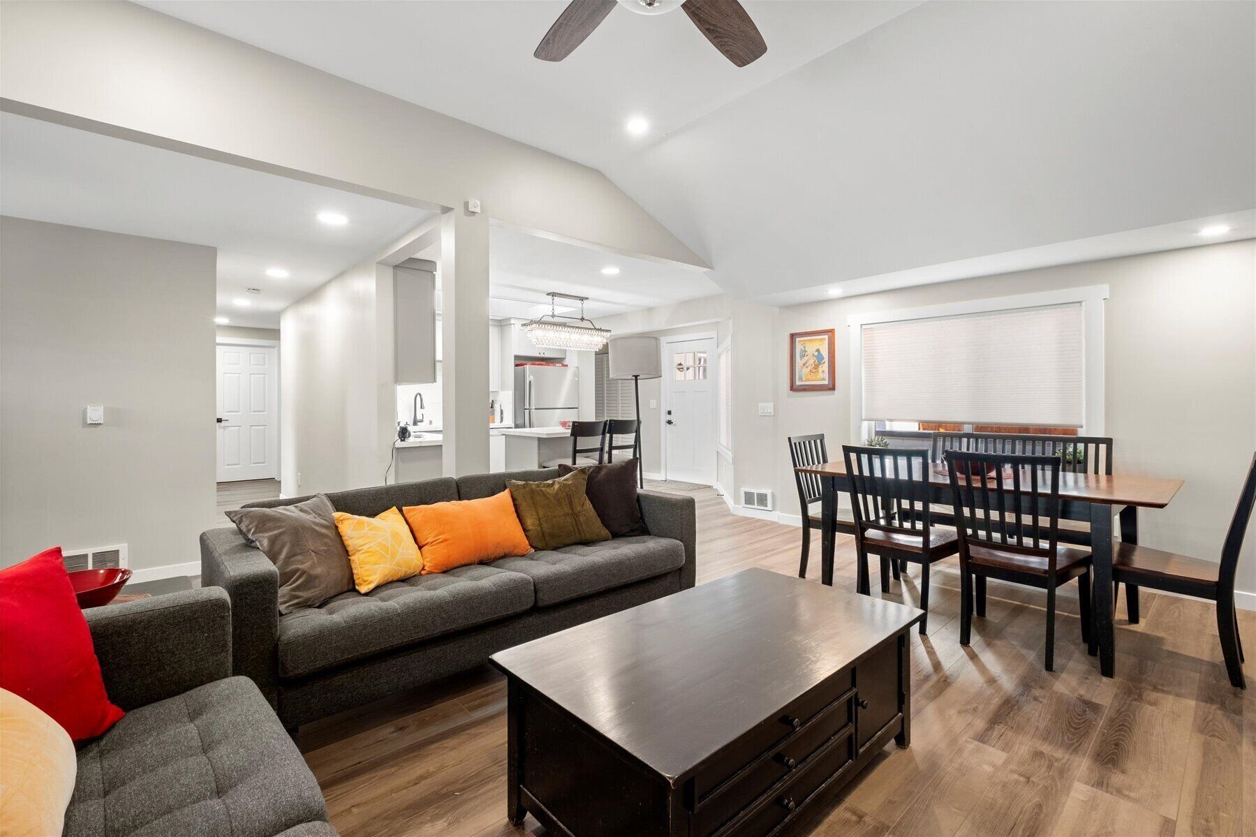 Smart TV, fireplace, computer monitors