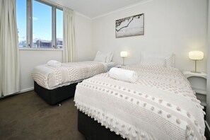 3 bedrooms, free WiFi, bed sheets