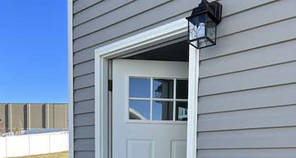 1 bedroom 1 Bathroom Private Suite! 2 minutes from the Reservoir.