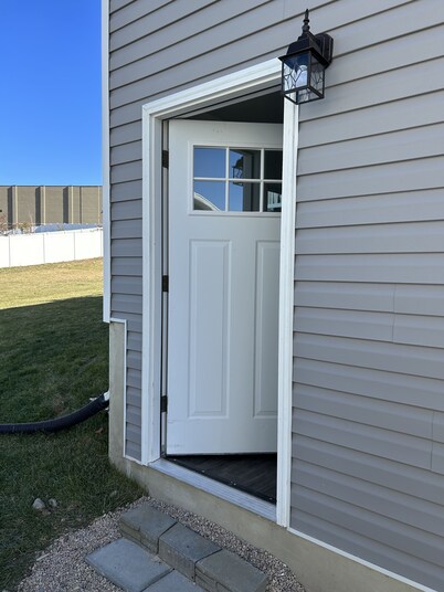 1 bedroom 1 Bathroom Private Suite! 2 minutes from the Reservoir.