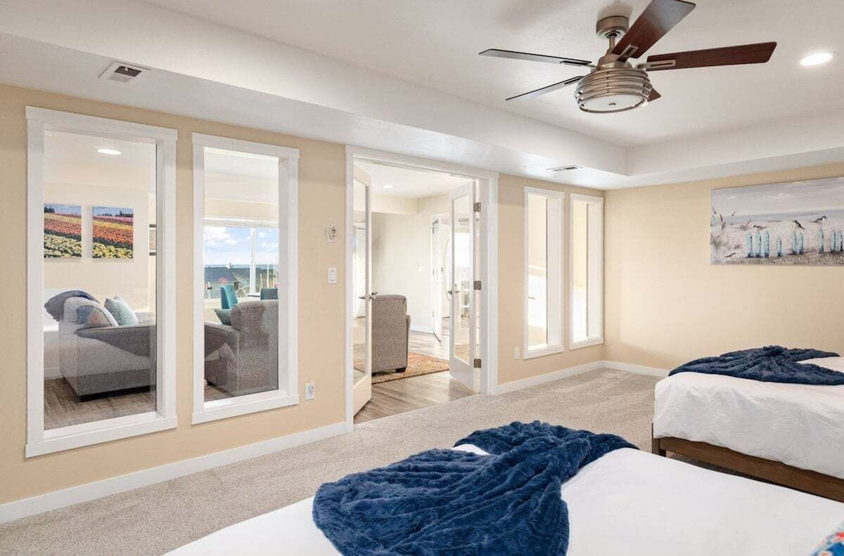 4 bedrooms, iron/ironing board, free WiFi, bed sheets