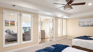 4 bedrooms, desk, iron/ironing board, free WiFi - Perch - La Fiesta 34: Luxe Retreat w/ Serenity View & Firelit Comfort (Coupeville)