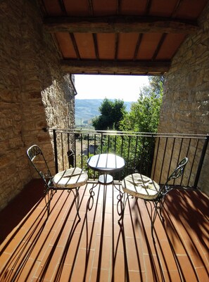 Cottage familiare, 2 camere da letto, vista collina, edificio separato | Terrazza/patio