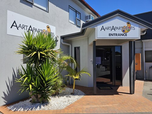 Aart Apartments Port Lincoln, Accommodation in the CBD, 100m from the beach.