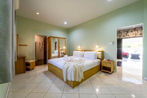 Exclusive Villa - 3 Bed Pool Villa - S102 (Hua Hin)