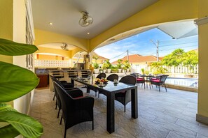 Outdoor dining - 3 Bed Pool Villa - S102 (Hua Hin)