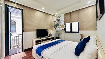 Design Quadruple Room | Blackout curtains, iron/ironing board, free WiFi, bed sheets