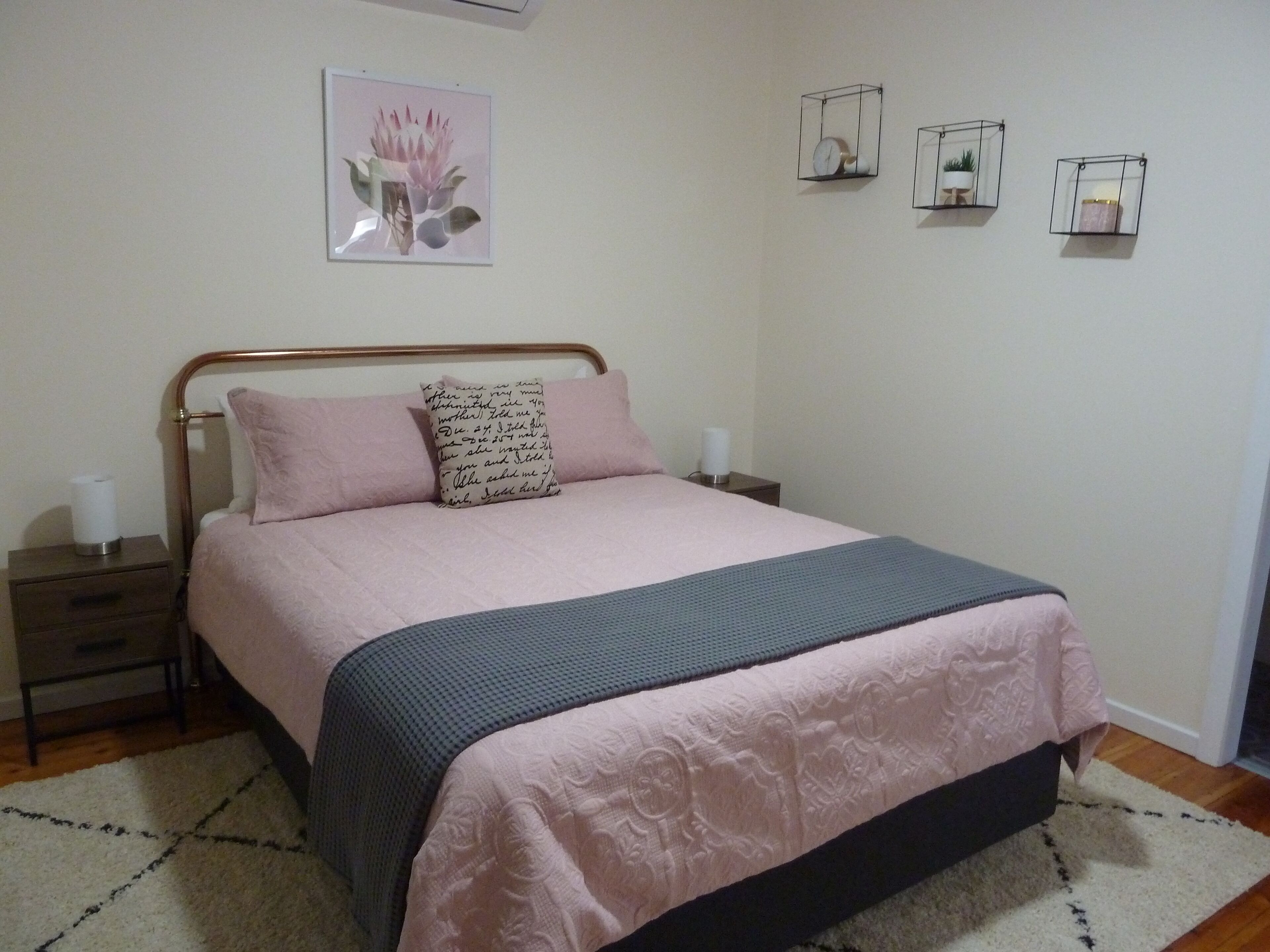 3 bedrooms, iron/ironing board, free WiFi, bed sheets
