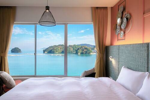 Double Room | In-room safe, iron/ironing board, free WiFi, bed sheets