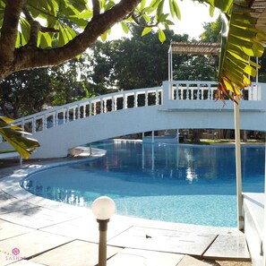 Outdoor pool - Sashas Holiday Village (Vagator)