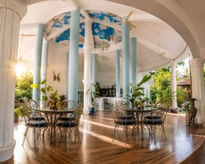 Restaurant - Sashas Holiday Village (Vagator)