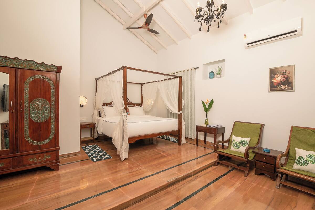 Premium bedding, memory foam beds, minibar, desk