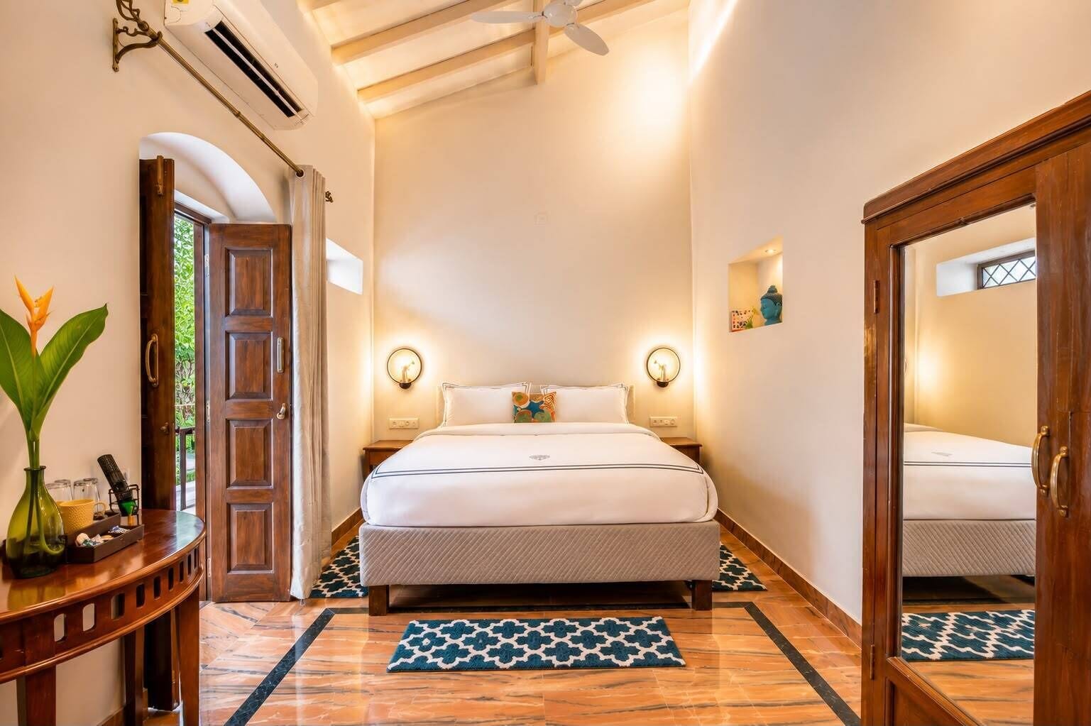 Suite de lujo | Ropa de cama de alta calidad, colchones viscoelásticos, minibar