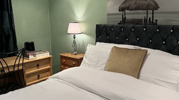 Luxury Double Room | 1 bedroom, individually decorated, individually furnished, desk