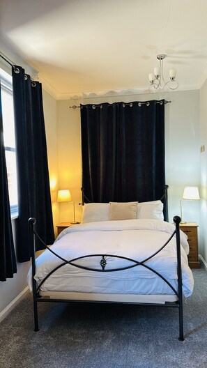 Room - Windsor wine & dine (Chertsey)