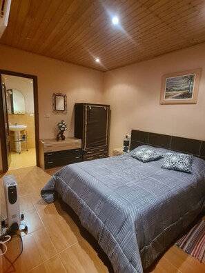 4 Schlafzimmer, Bügeleisen/Bügelbrett, Reisekinderbett, kostenloses WLAN