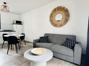 Living area - Maisonnettes de Qualité au le Sud Sauvage Proche du Bassin de Manapany les Bains (Saint-Joseph)