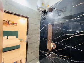 Deluxe Double Room | Bathroom - Home Escape Luxe (Ujjain)