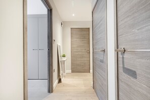 Interior entrance - Modern 3BR in London's Westminster (London)