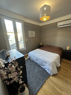3 dormitorios, escritorio, tabla de planchar con plancha y wifi gratis