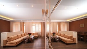 Luxury Apartment, 2 Bedrooms, 2 Bathrooms, Mountain View