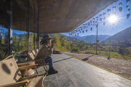 Exterior. Shujiawuxiangluoguqingtubuminsu