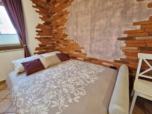 2 bedrooms, desk, iron/ironing board, travel cot - Apartment  (Koper)