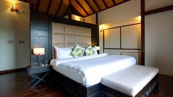 Two Bedroom Cottage | Iron/ironing board, free WiFi, bed sheets