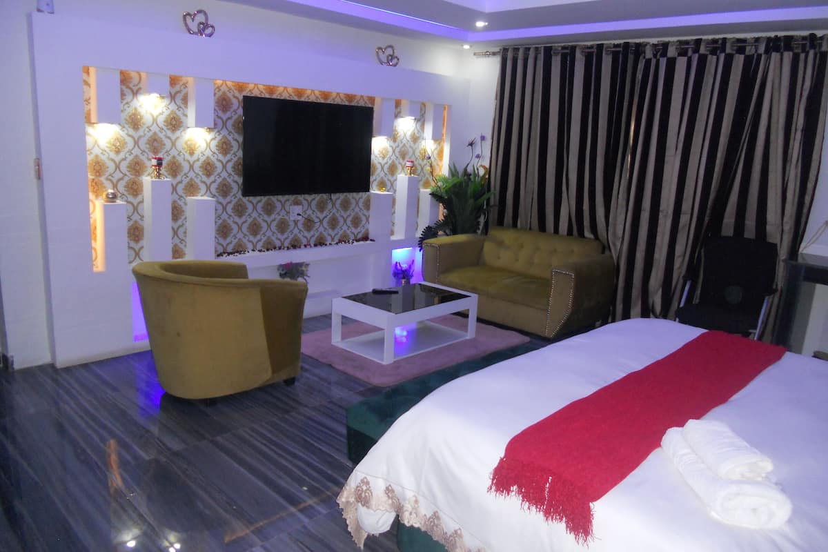 ห้องดีลักซ์สวีท | โต๊ะทำงาน, Wi-Fi ฟรี
