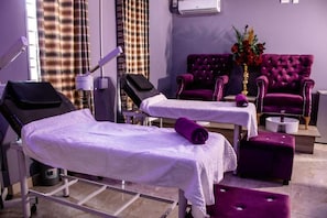 Espace de soins pour les couples, sauna, bain à remous, hammam