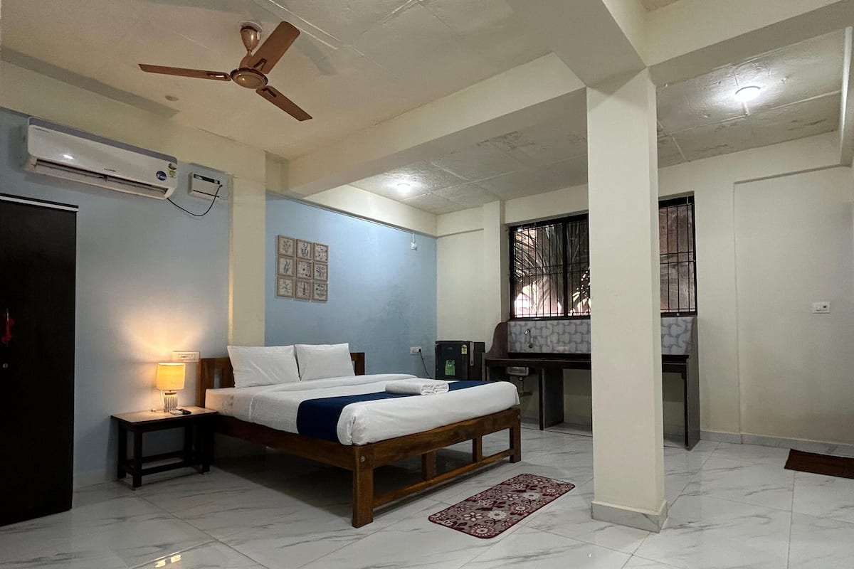 Premium bedding, free WiFi, bed sheets