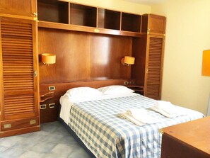 1 camera, Wi-Fi, lenzuola