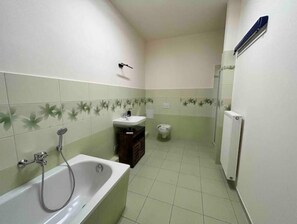 Hårtørrer, håndklæder, Toiletpapir