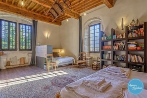 5 chambres, Wi-Fi gratuit, draps fournis