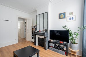 Interior - Batignolles Blues, by Veeve (Paris)