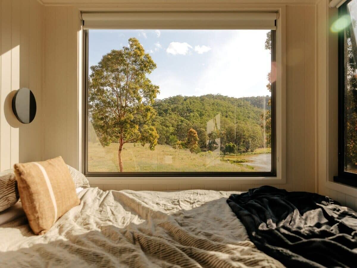 1 bedroom, bed sheets