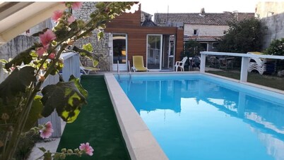 Gîte de Groupe, à la Campagne Avec Piscine à 15 min de la mer